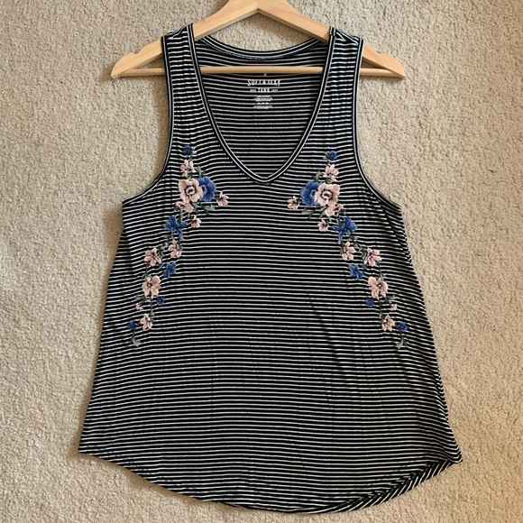American Eagle Outfitters Tops - American Eagle Soft & Sexy Embroidered Tank Top
